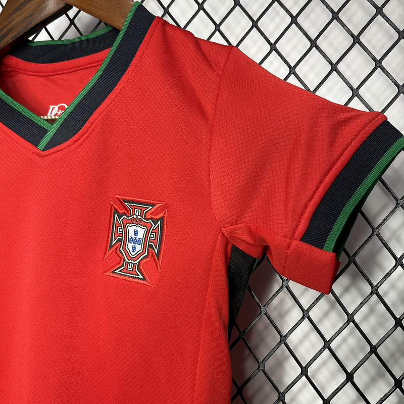 Conjunto infantil Portugal vermelho Home Euro 2024