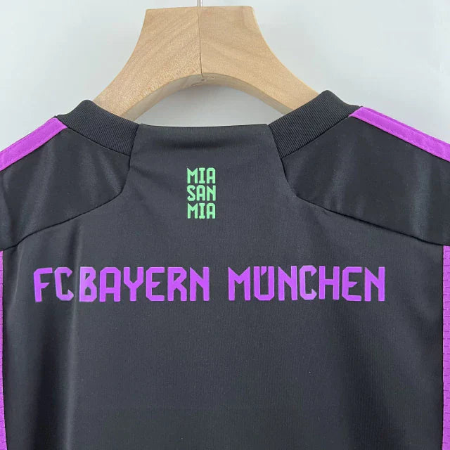 Conjunto Infantil Bayern de Munique Away 2023/24